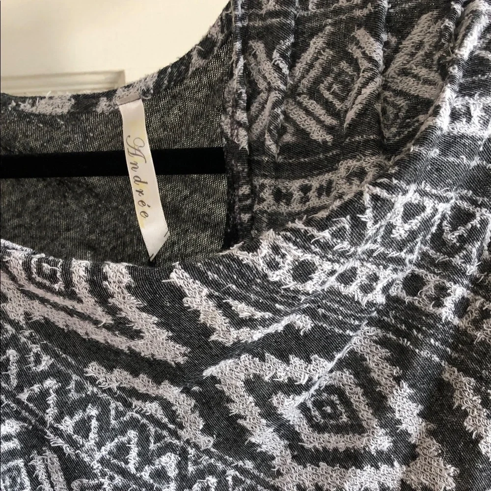 Andree Gray Open-Front Aztec Pattern Cardigan - Picture 2 of 3